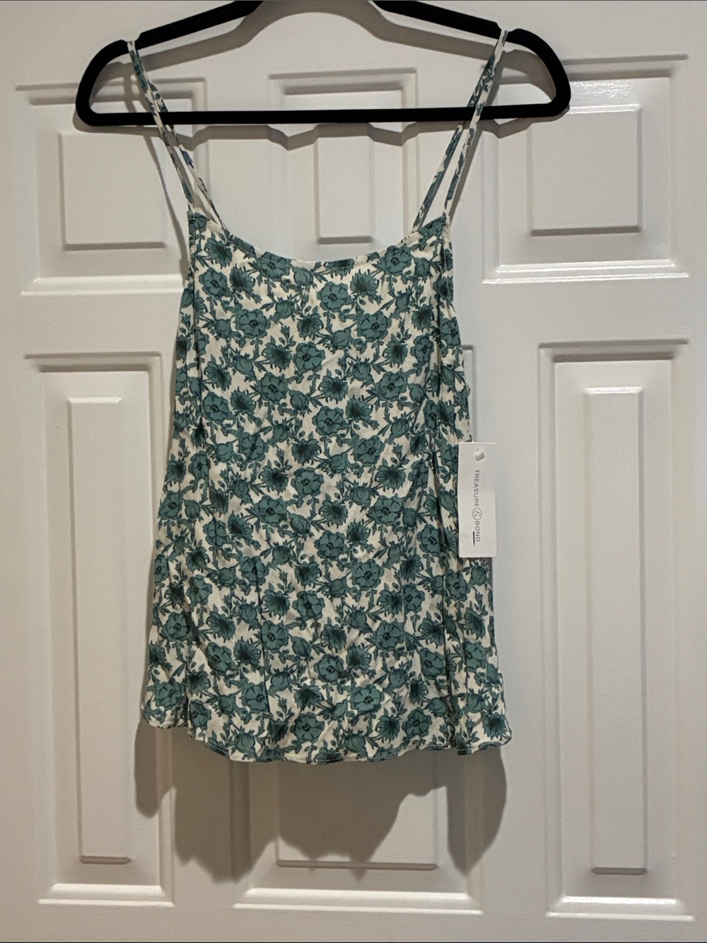 Treasure & Bond Green Floral Spaghetti Strap toe back top